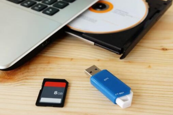 recover deleted files off a flash drive​