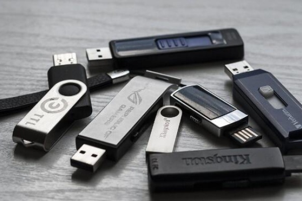 recover deleted files from a flash drive