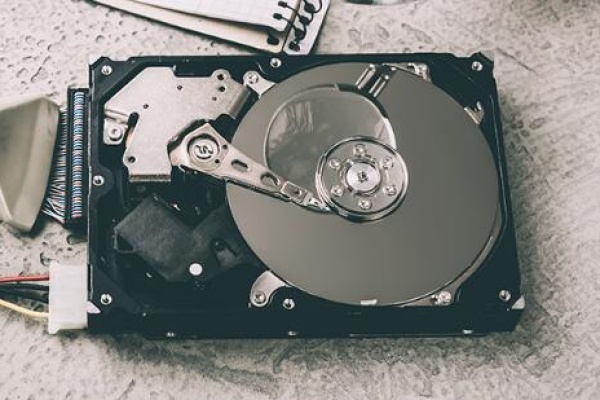 retrieve data from damaged hard disk​