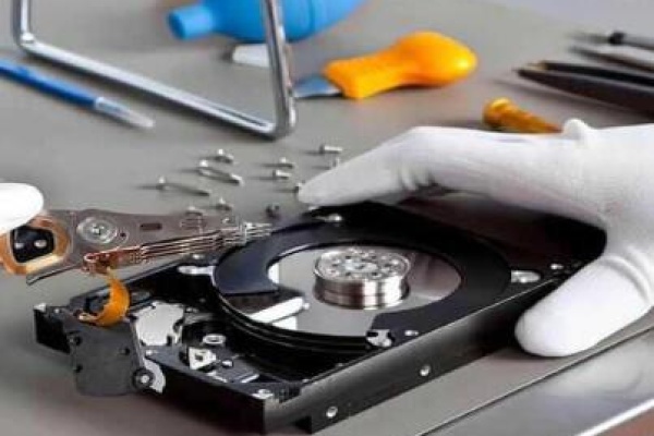 Retrieve data from dead hard drive​