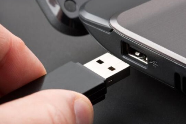 USB flash drive data recovery service​